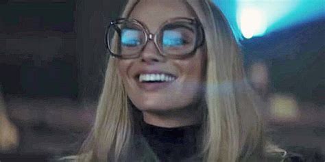 margot robbie sharon tate glasses.